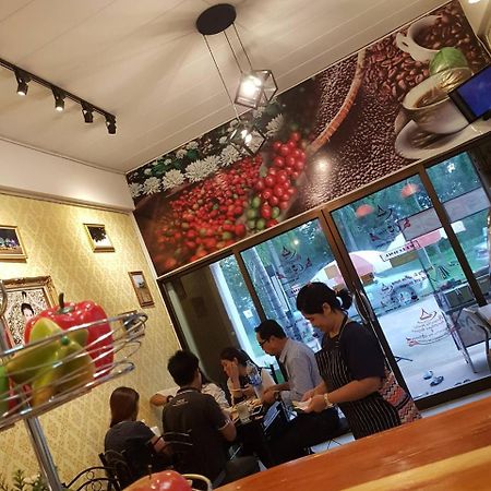 Amaretto Hostel سوراثاني المظهر الخارجي الصورة