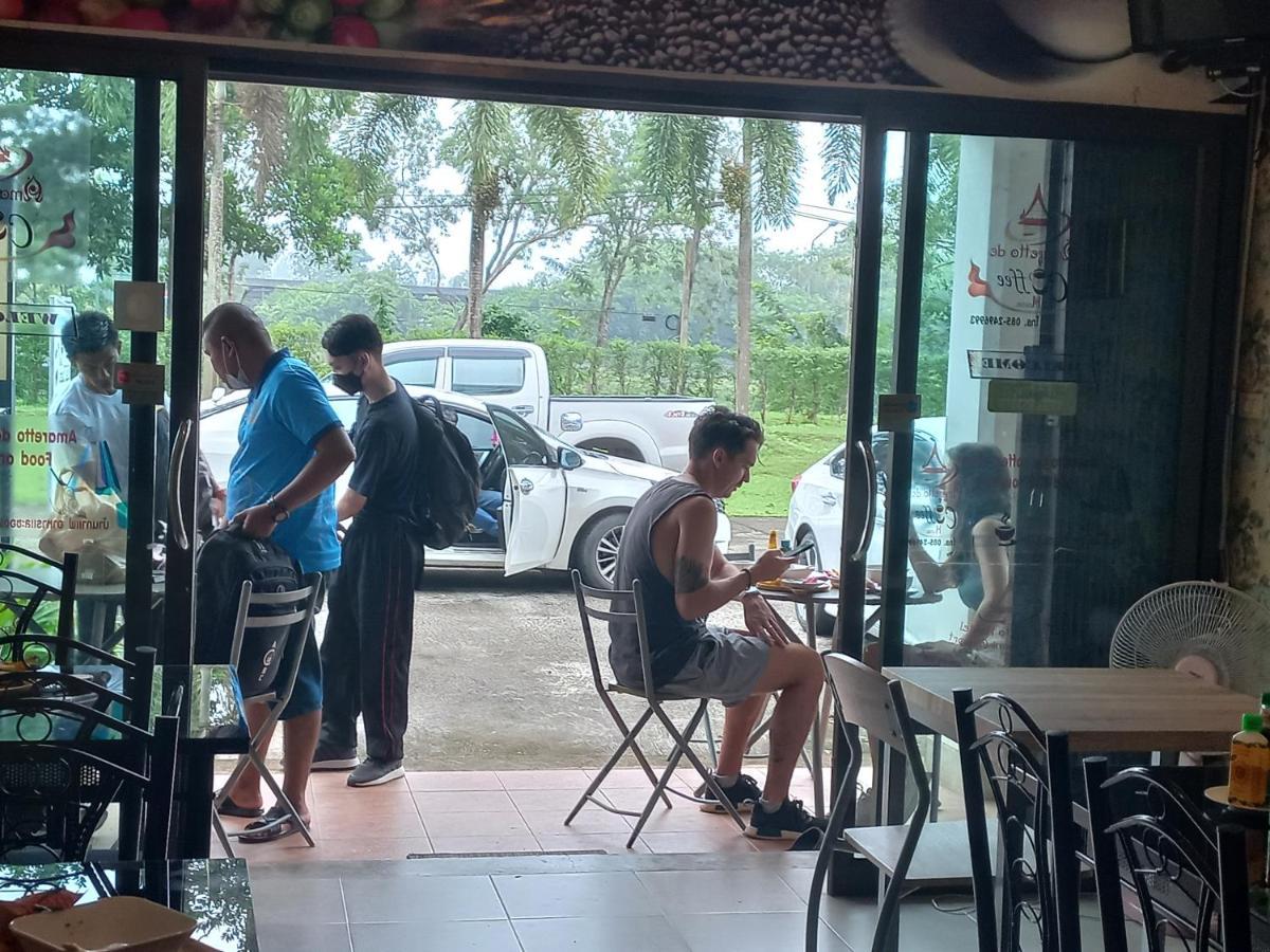 Amaretto Hostel سوراثاني المظهر الخارجي الصورة