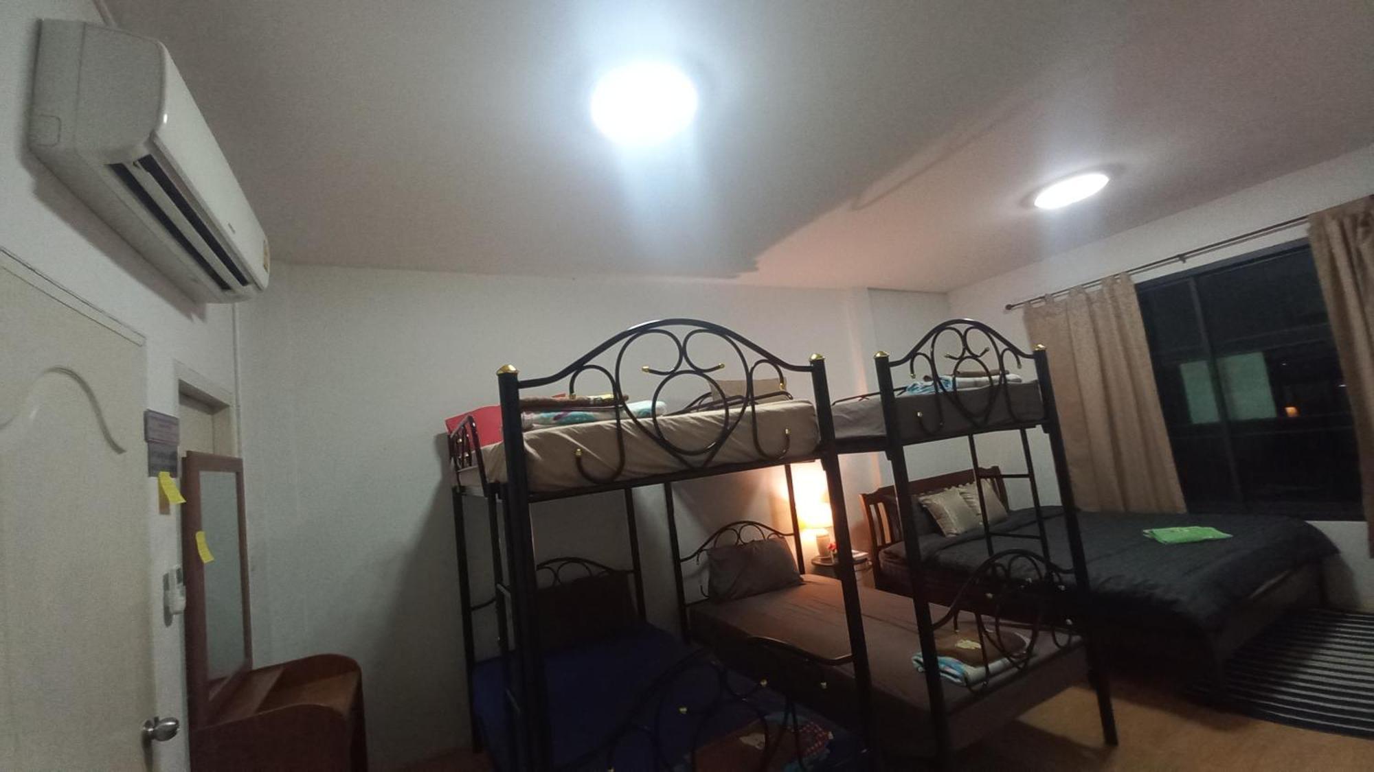 Amaretto Hostel سوراثاني المظهر الخارجي الصورة