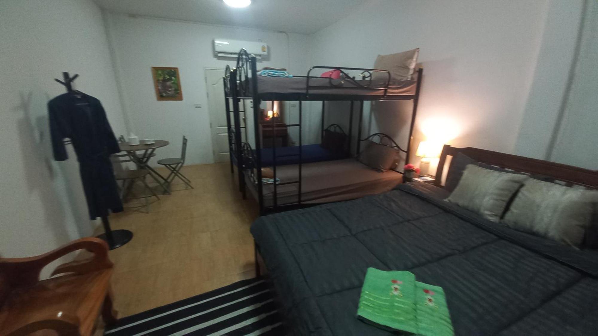 Amaretto Hostel سوراثاني المظهر الخارجي الصورة