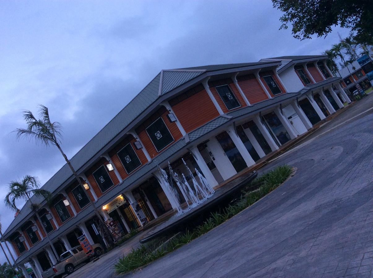 Amaretto Hostel سوراثاني المظهر الخارجي الصورة