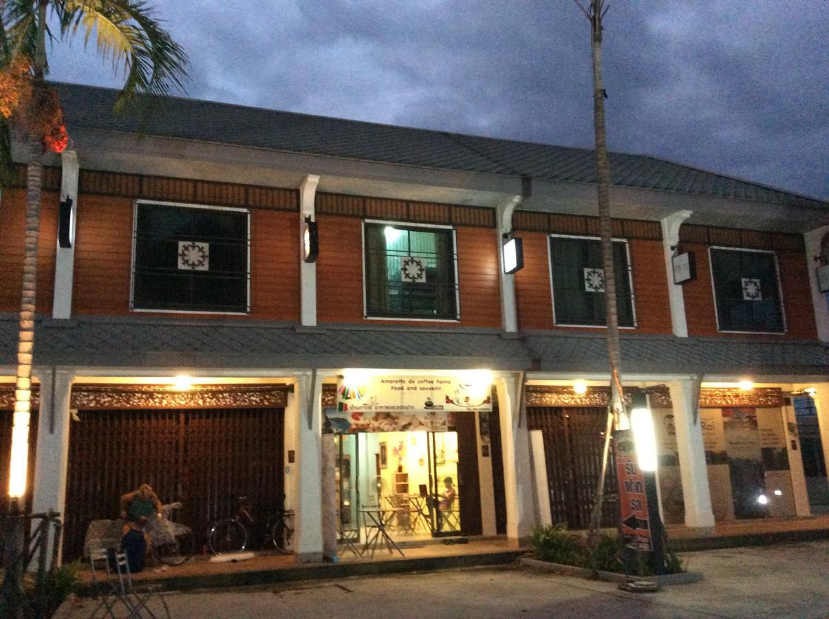 Amaretto Hostel سوراثاني المظهر الخارجي الصورة